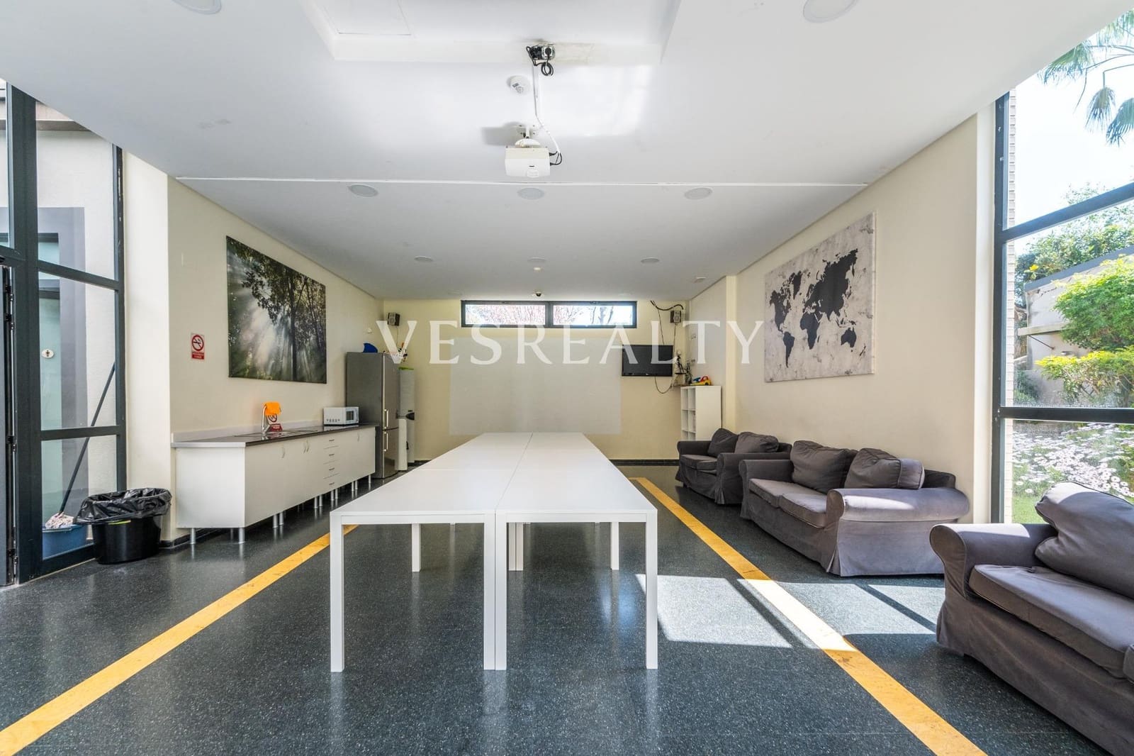 2 bedroom Flat for sale in Alicante / Alacant city with pool garage - € 600,000 (Ref: 8944835)