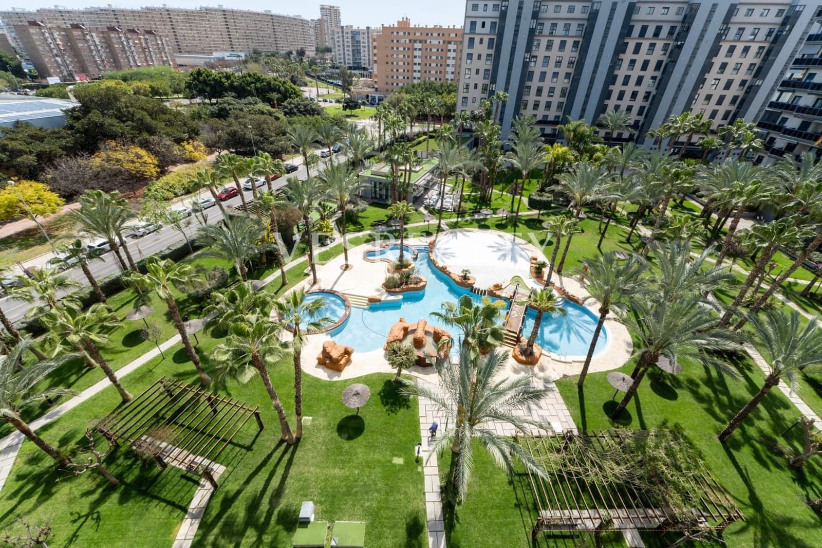 2 bedroom Flat for sale in Alicante / Alacant city with pool garage - € 600,000 (Ref: 8944835)