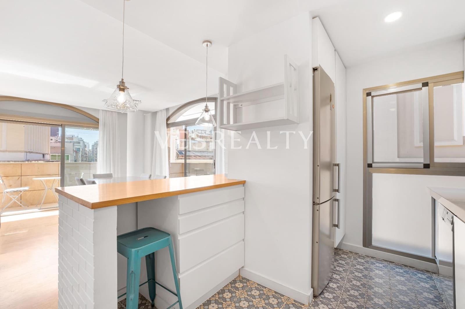 3 bedroom Flat for rent in Alicante / Alacant city with garage - € 2,300 (Ref: 8951387)