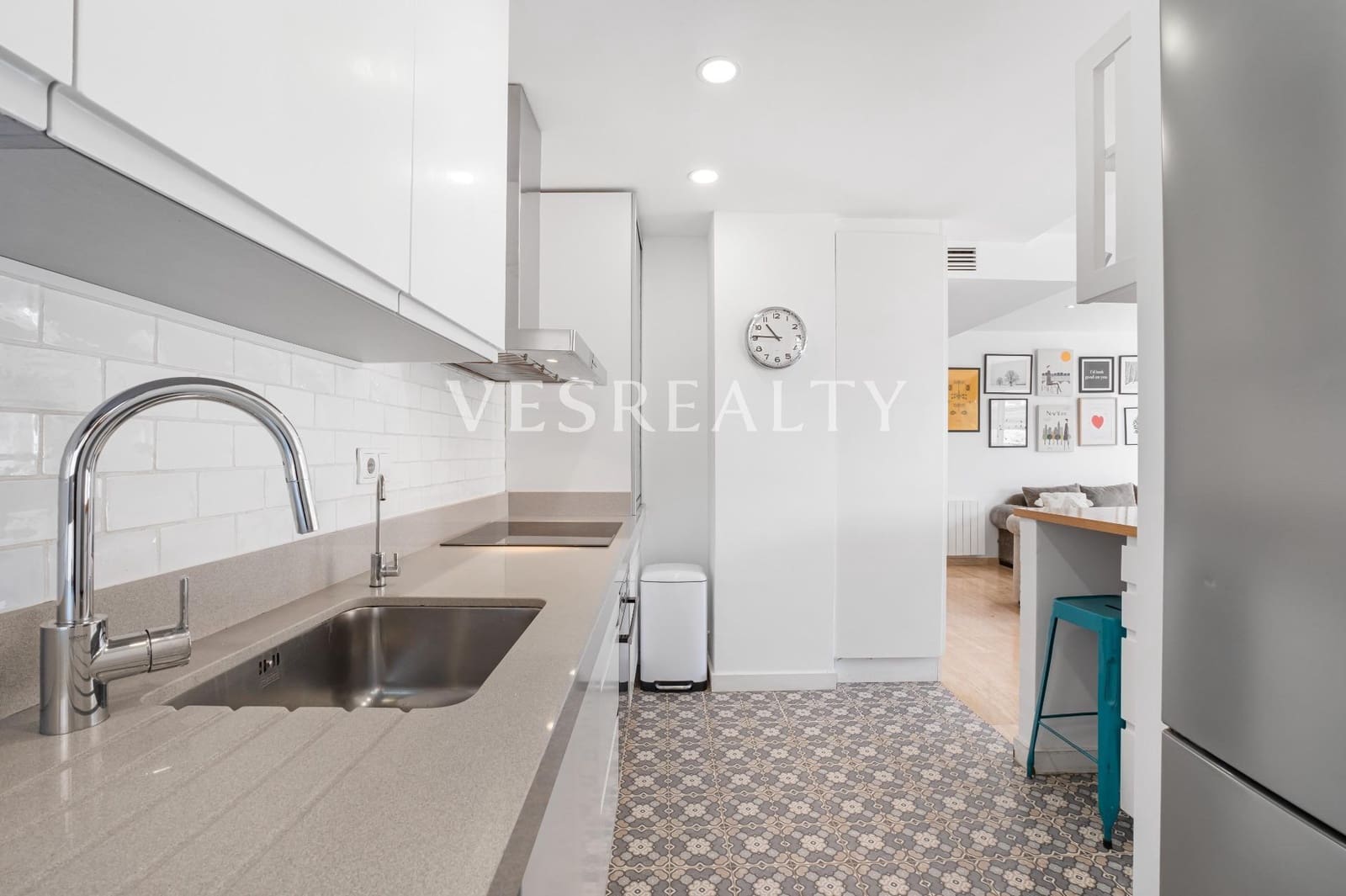 3 bedroom Flat for rent in Alicante / Alacant city with garage - € 2,300 (Ref: 8951387)