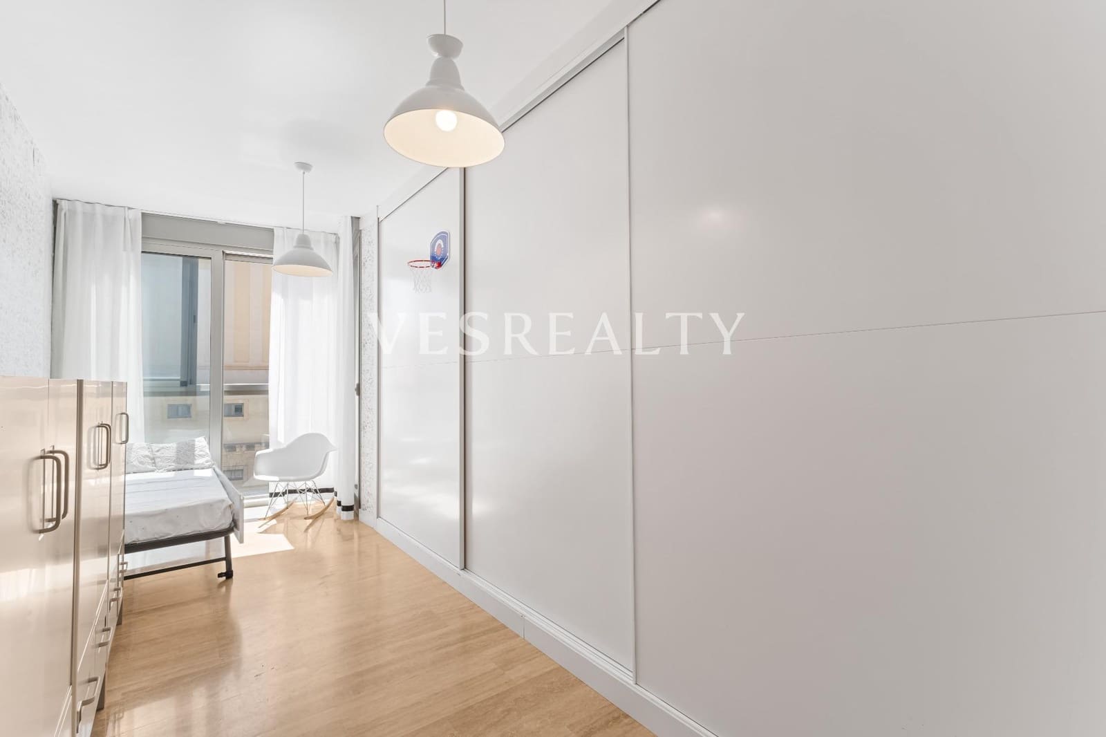 3 bedroom Flat for rent in Alicante / Alacant city with garage - € 2,300 (Ref: 8951387)