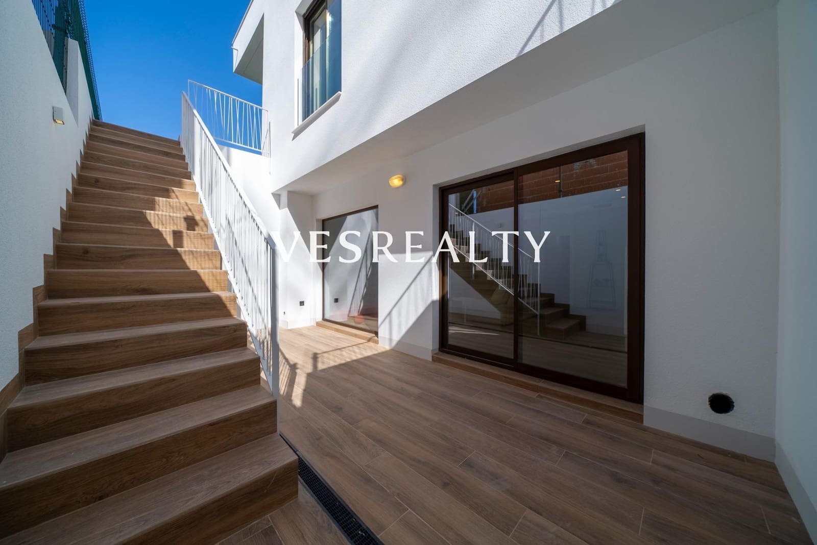 3 bedroom Villa for sale in Finestrat with pool - € 595,000 (Ref: 8982575)