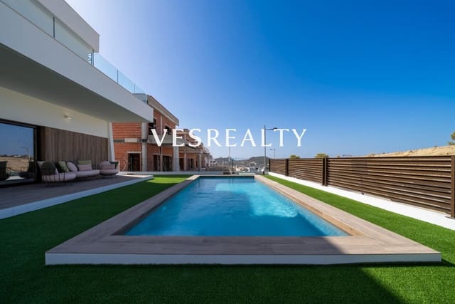3 bedroom Villa for sale in Finestrat with pool - € 595,000 (Ref: 8982575)