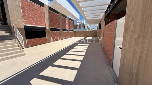 3 bedroom Business for sale in Finestrat with pool - € 330,000 (Ref: 9001313)