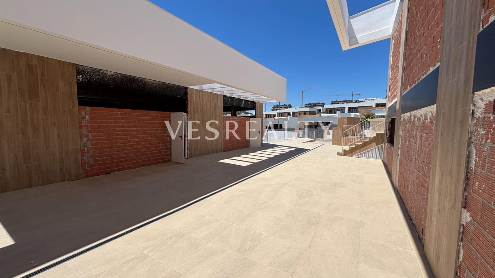 3 bedroom Business for sale in Finestrat with pool - € 330,000 (Ref: 9001313)