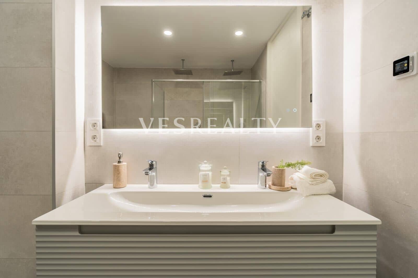 4 bedroom Villa for sale in La Nucia with pool - € 575,000 (Ref: 9003426)