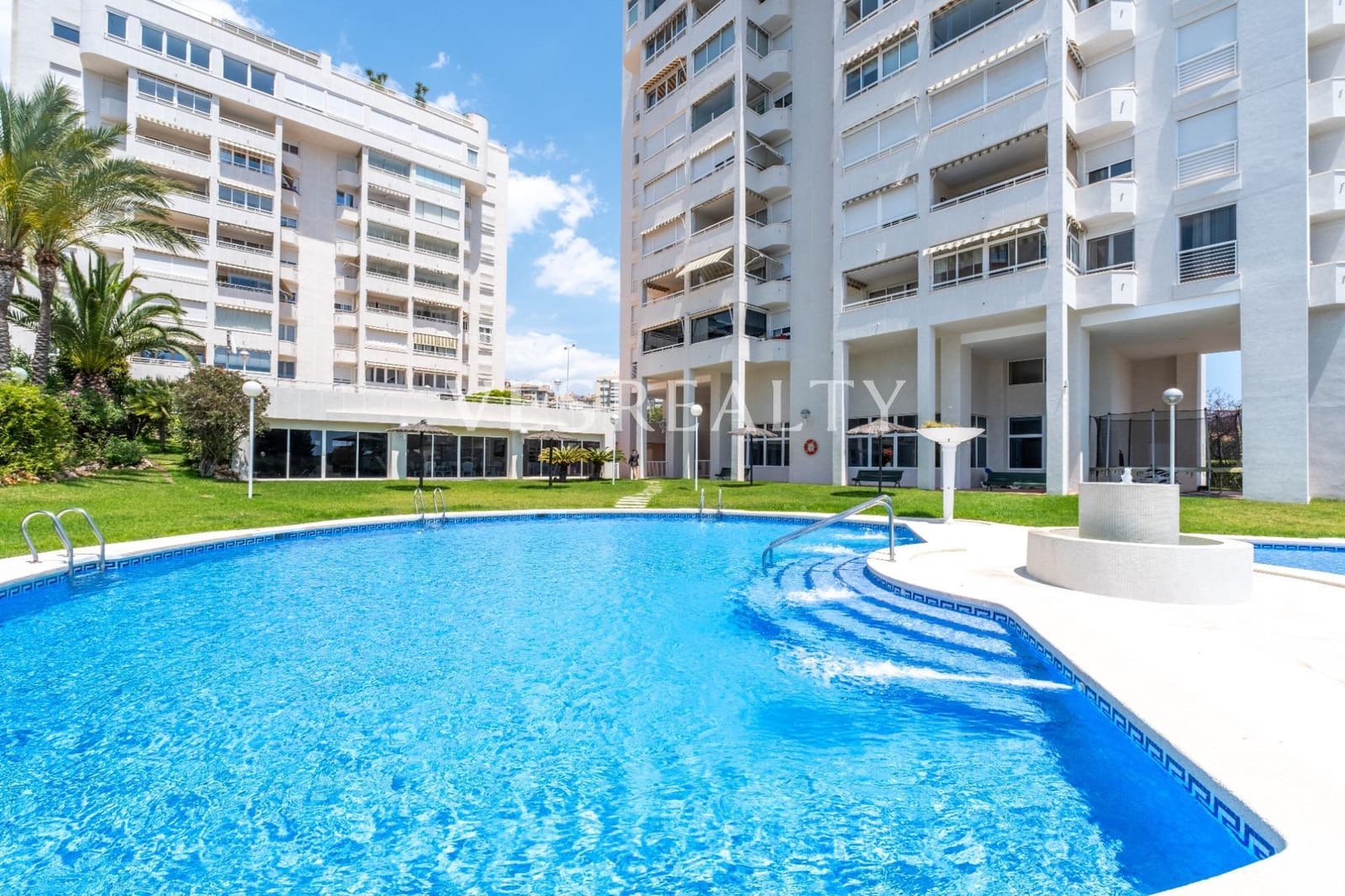 7 sypialnia Penthouse do wynajęcia w Playa de San Juan z basenem - 5 000 € (Ref: 9012301)