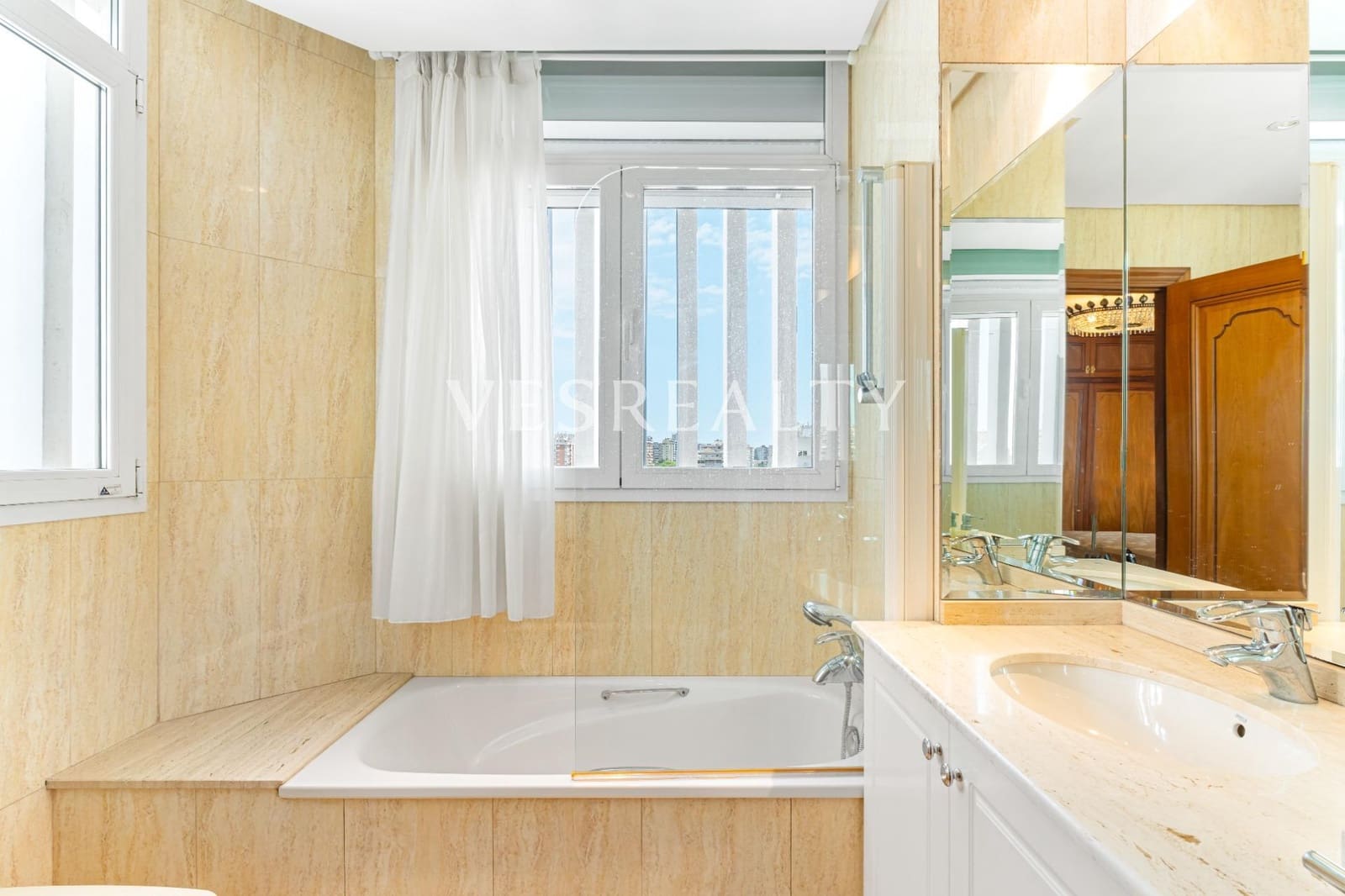 7 sypialnia Penthouse do wynajęcia w Playa de San Juan z basenem - 5 000 € (Ref: 9012301)