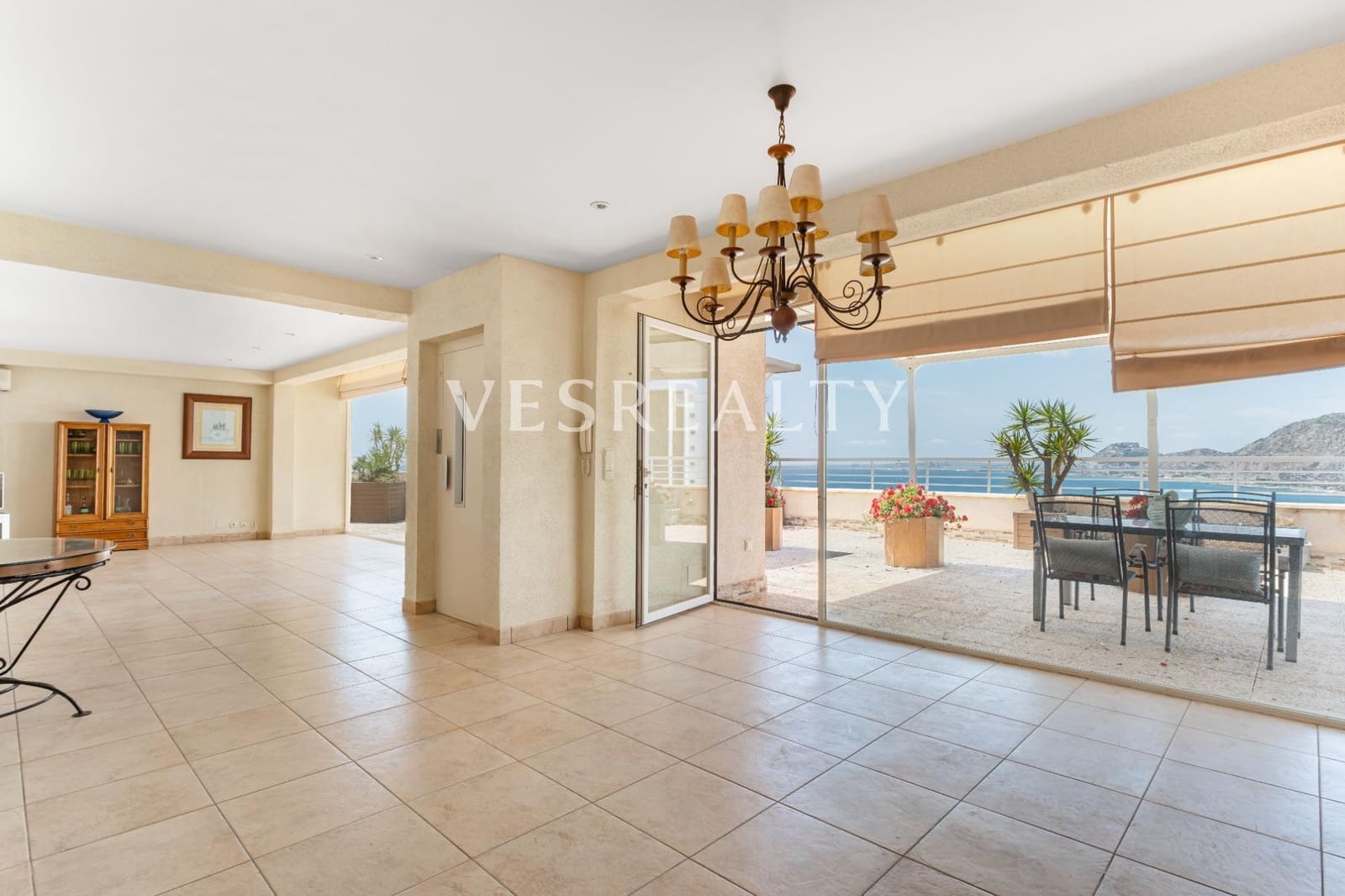 7 sypialnia Penthouse do wynajęcia w Playa de San Juan z basenem - 5 000 € (Ref: 9012301)