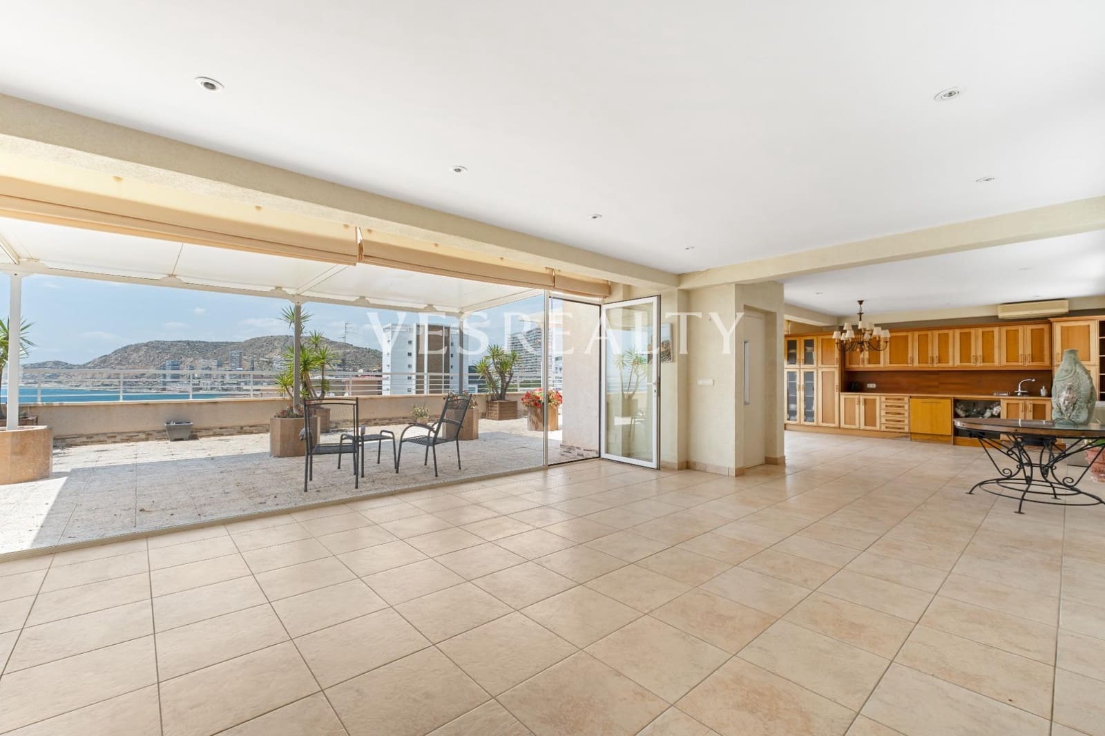 7 sypialnia Penthouse do wynajęcia w Playa de San Juan z basenem - 5 000 € (Ref: 9012301)