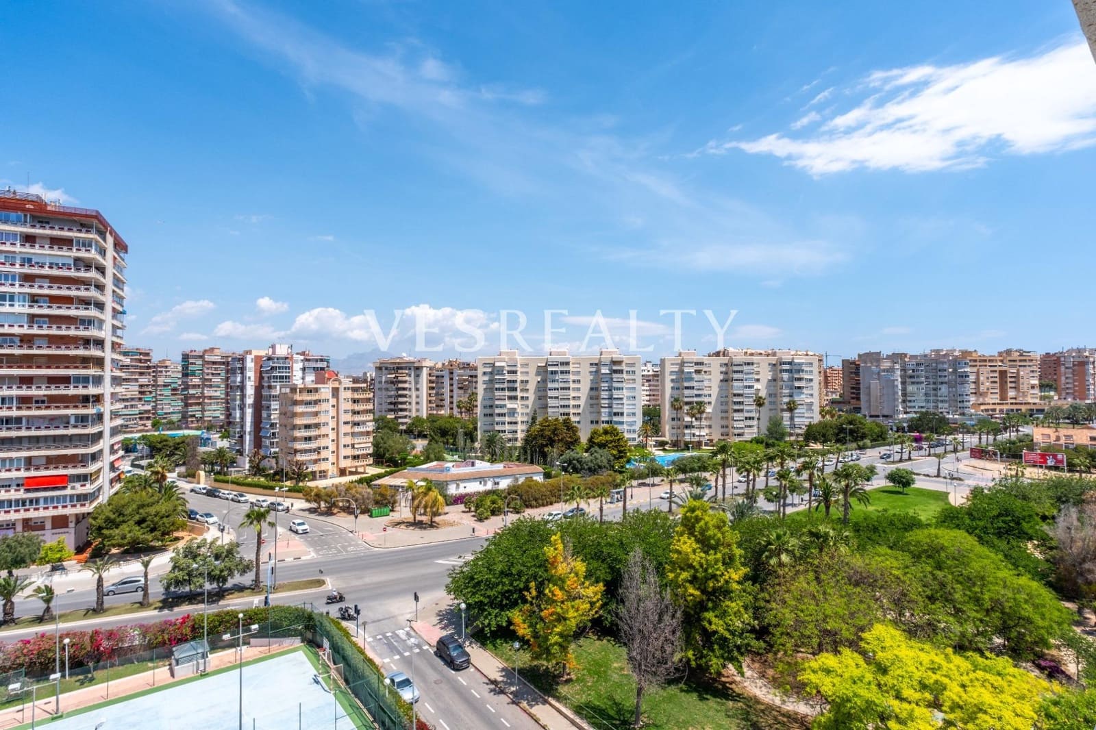 7 sypialnia Penthouse do wynajęcia w Playa de San Juan z basenem - 5 000 € (Ref: 9012301)