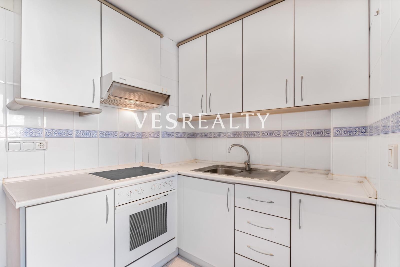 1 soverom Leilighet til salgs i Playa de San Juan med svømmebasseng - € 300 000 (Ref: 9073574)