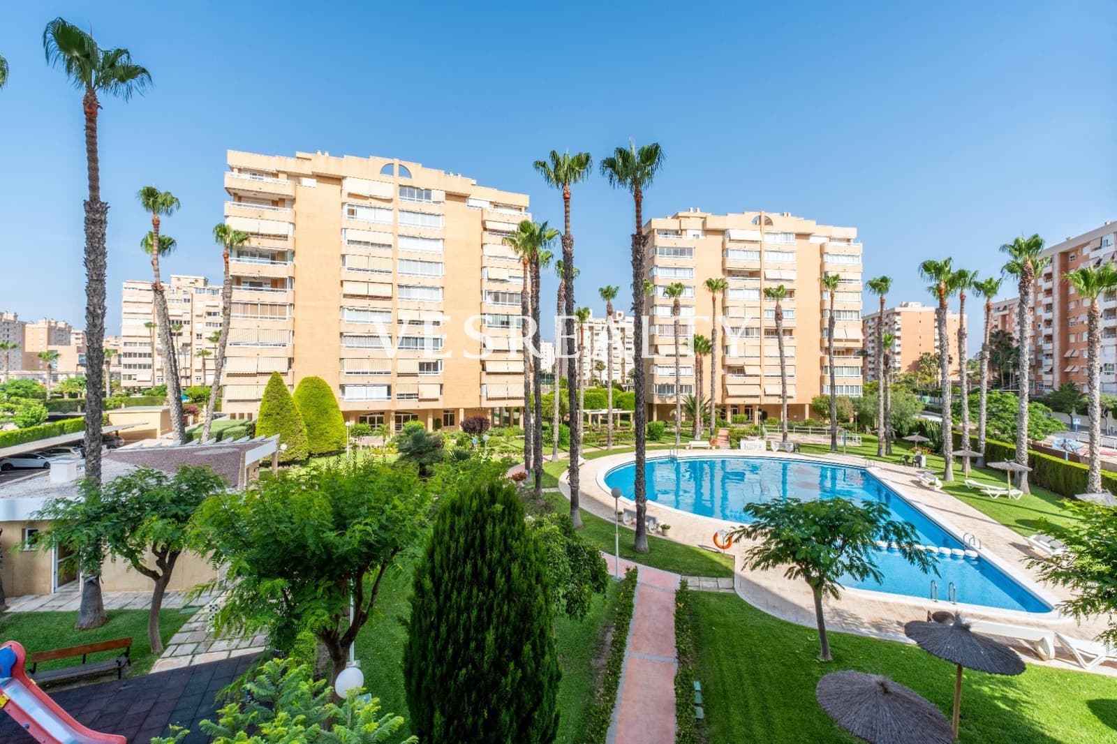 1 soverom Leilighet til salgs i Playa de San Juan med svømmebasseng - € 300 000 (Ref: 9073574)