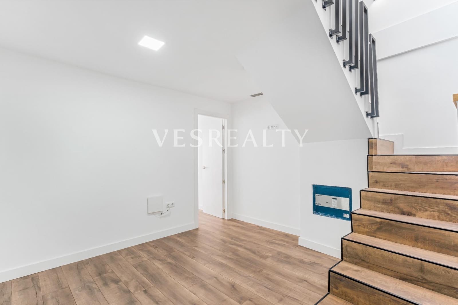 2 soveværelse Penthouse til salg i Alicante by - € 395.000 (Ref: 9108927)