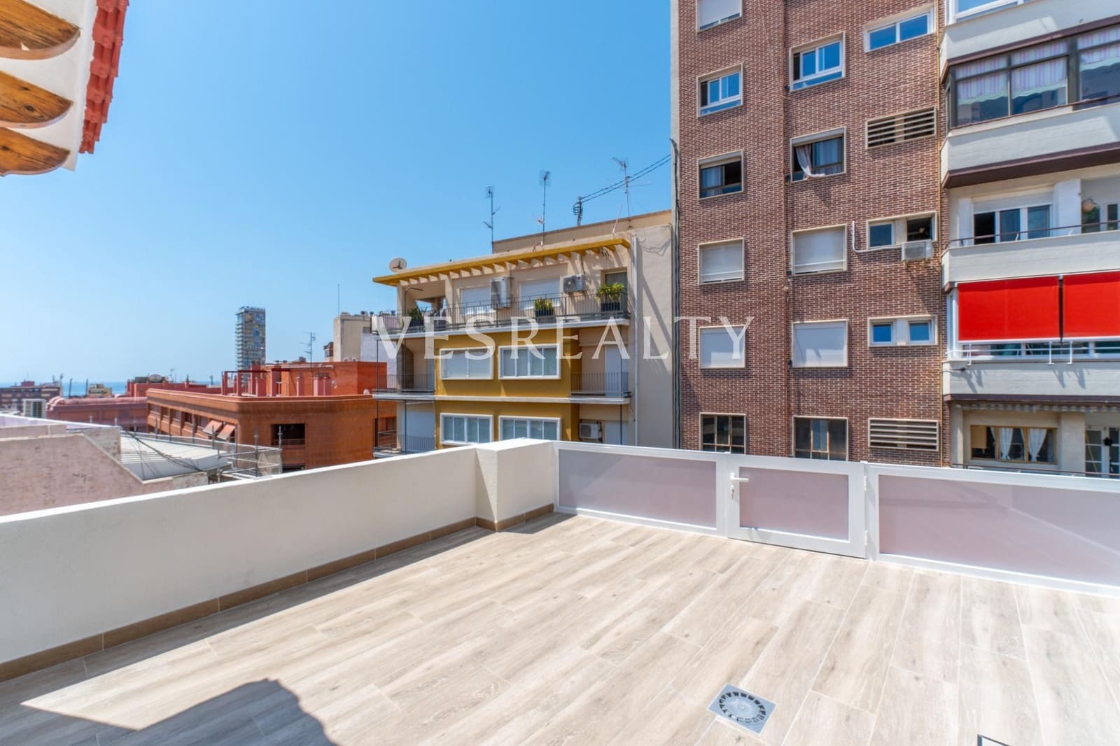 2 soveværelse Penthouse til salg i Alicante by - € 395.000 (Ref: 9108927)