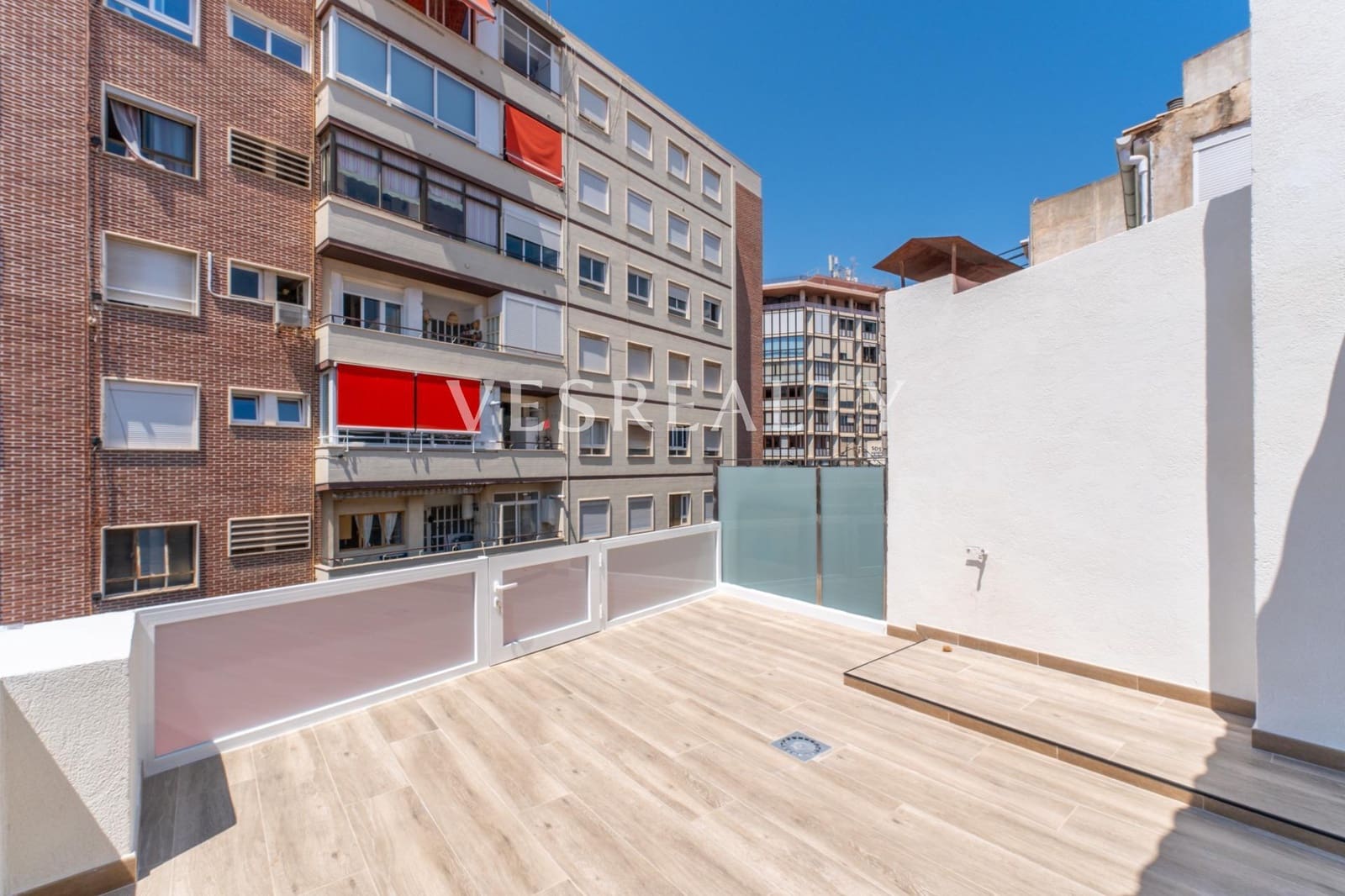 2 soveværelse Penthouse til salg i Alicante by - € 395.000 (Ref: 9108927)