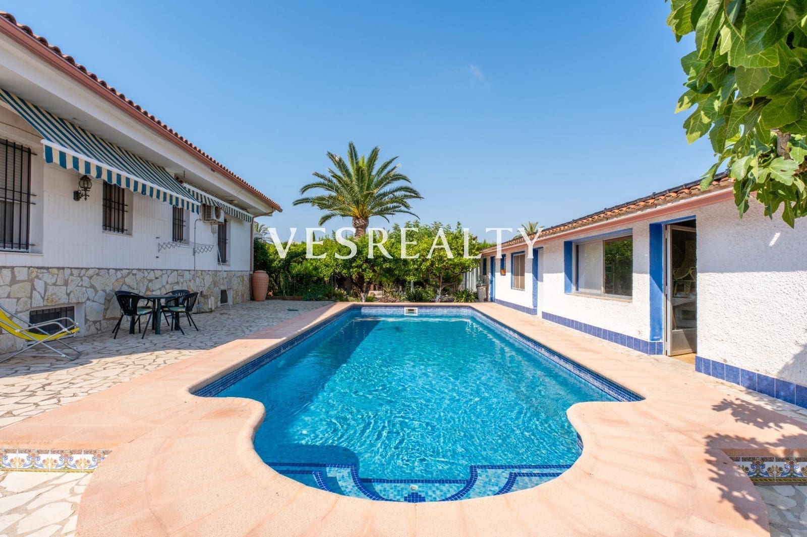 4 bedroom Villa for sale in San Juan de Alicante / Sant Joan d'Alacant with garage - € 950,000 (Ref: 9112532)