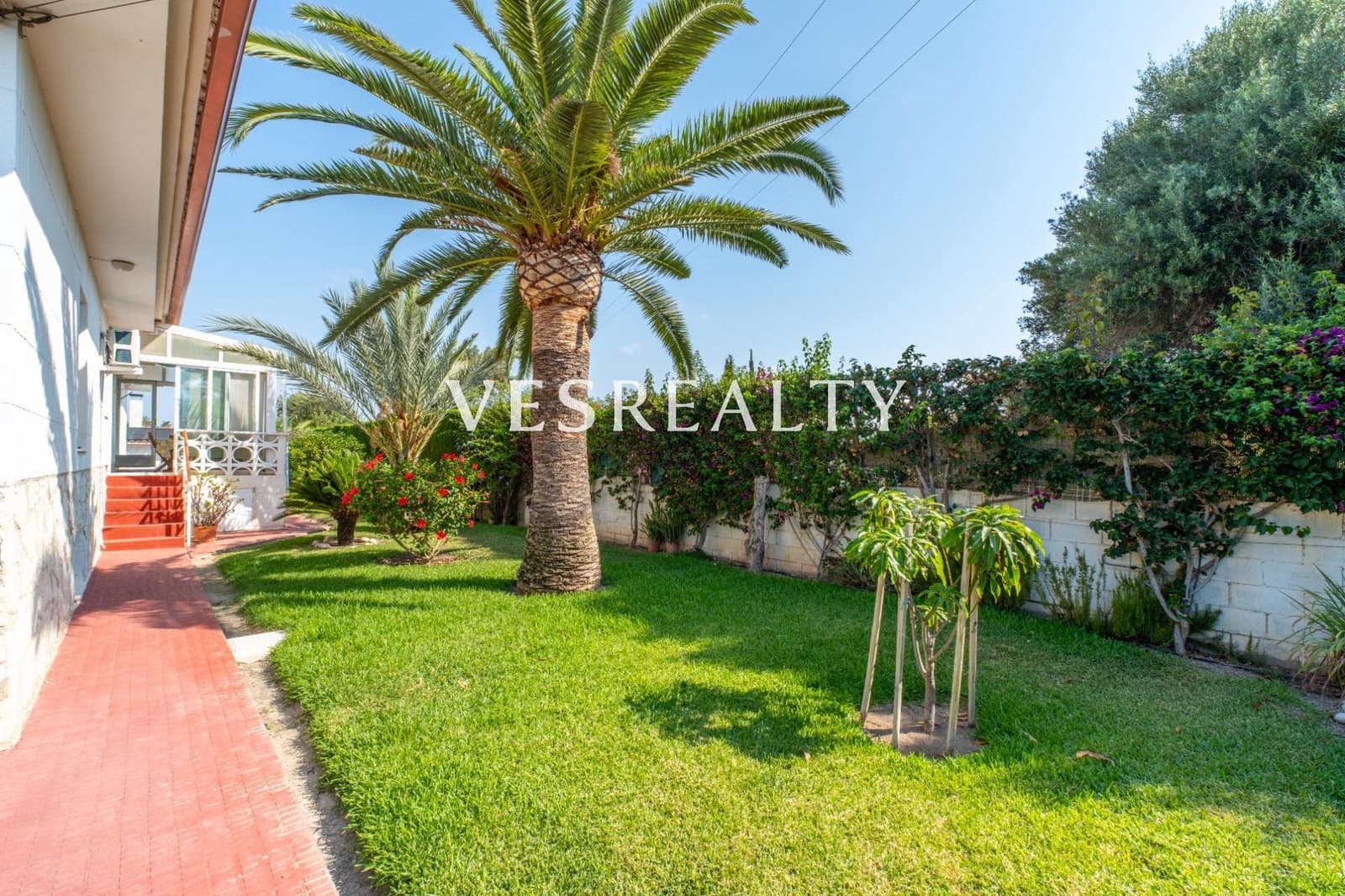 4 bedroom Villa for sale in San Juan de Alicante / Sant Joan d'Alacant with garage - € 950,000 (Ref: 9112532)