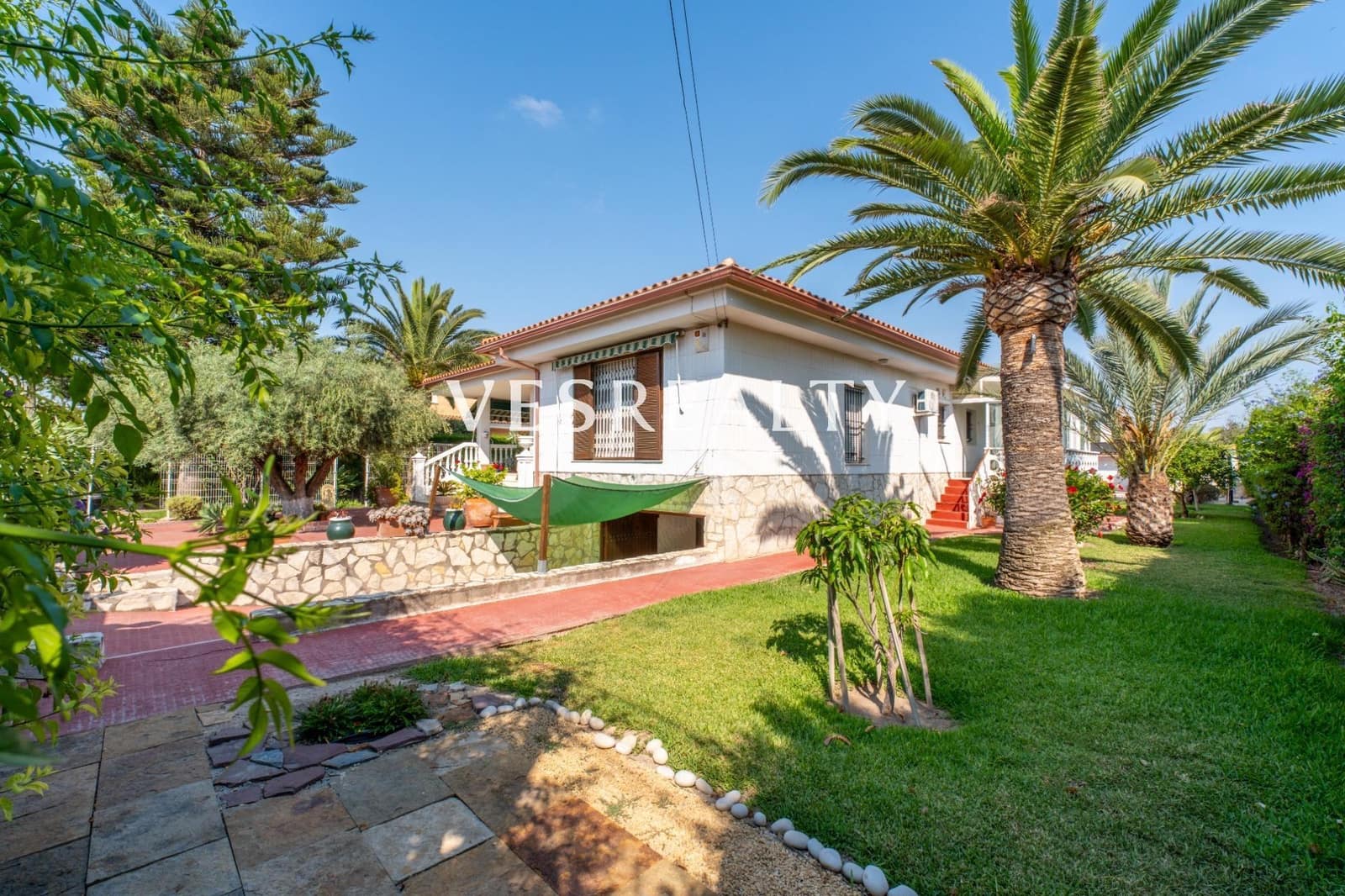 4 bedroom Villa for sale in San Juan de Alicante / Sant Joan d'Alacant with garage - € 950,000 (Ref: 9112532)