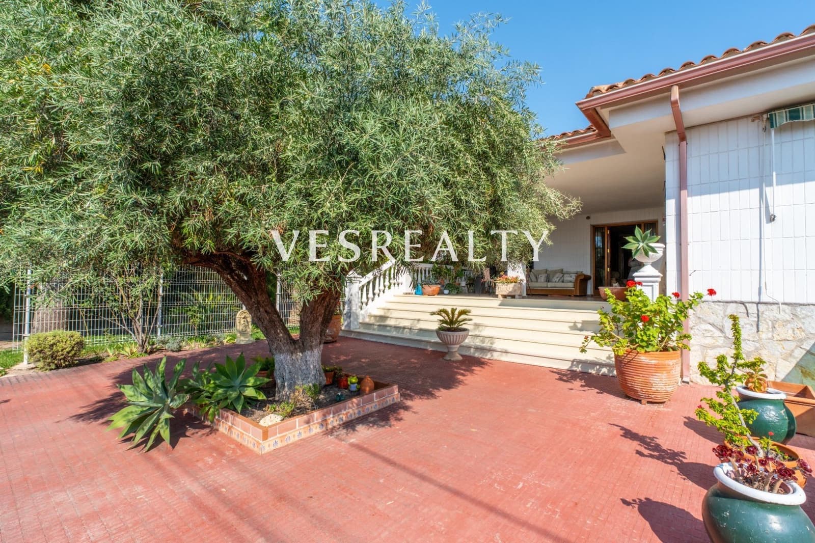 4 bedroom Villa for sale in San Juan de Alicante / Sant Joan d'Alacant with garage - € 950,000 (Ref: 9112532)