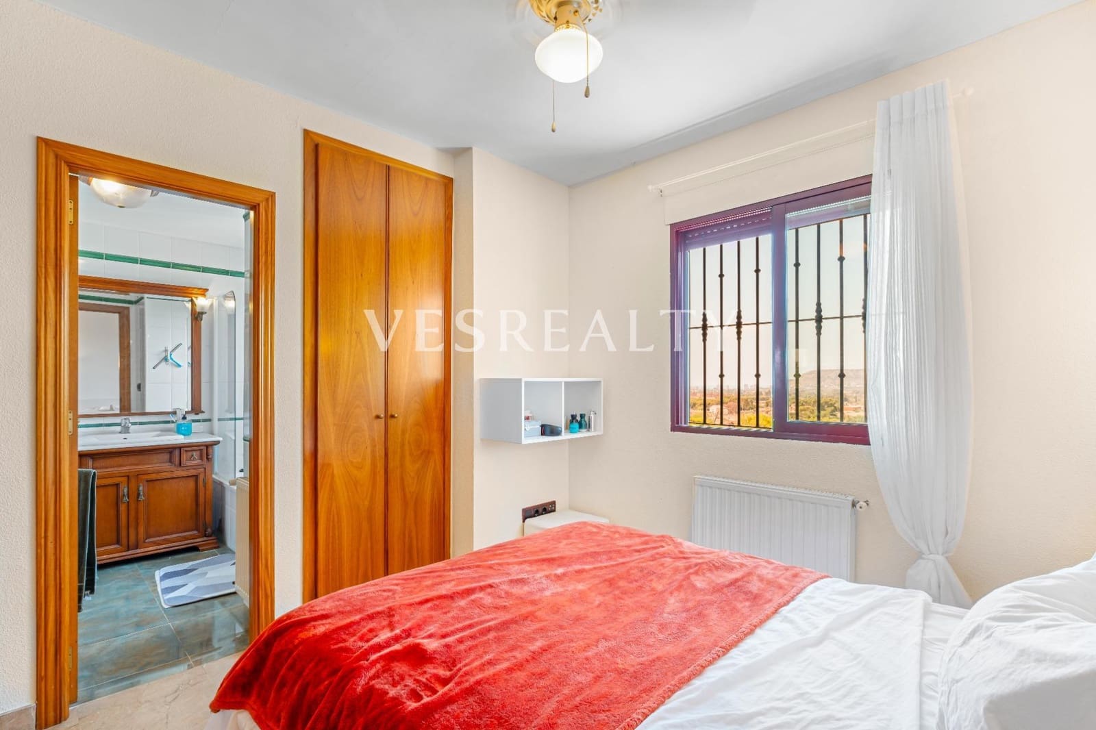 6 Zimmer Bungalow zu verkaufen in San Juan de Alicante / Sant Joan d'Alacant - 450.000 € (Ref: 9112533)