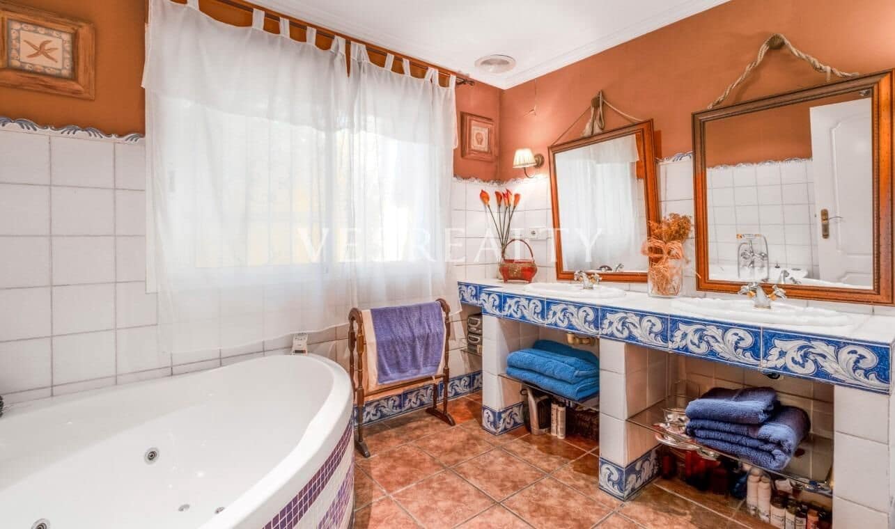 5 soveværelse Villa til salg i Alicante by - € 2.200.000 (Ref: 9255191)