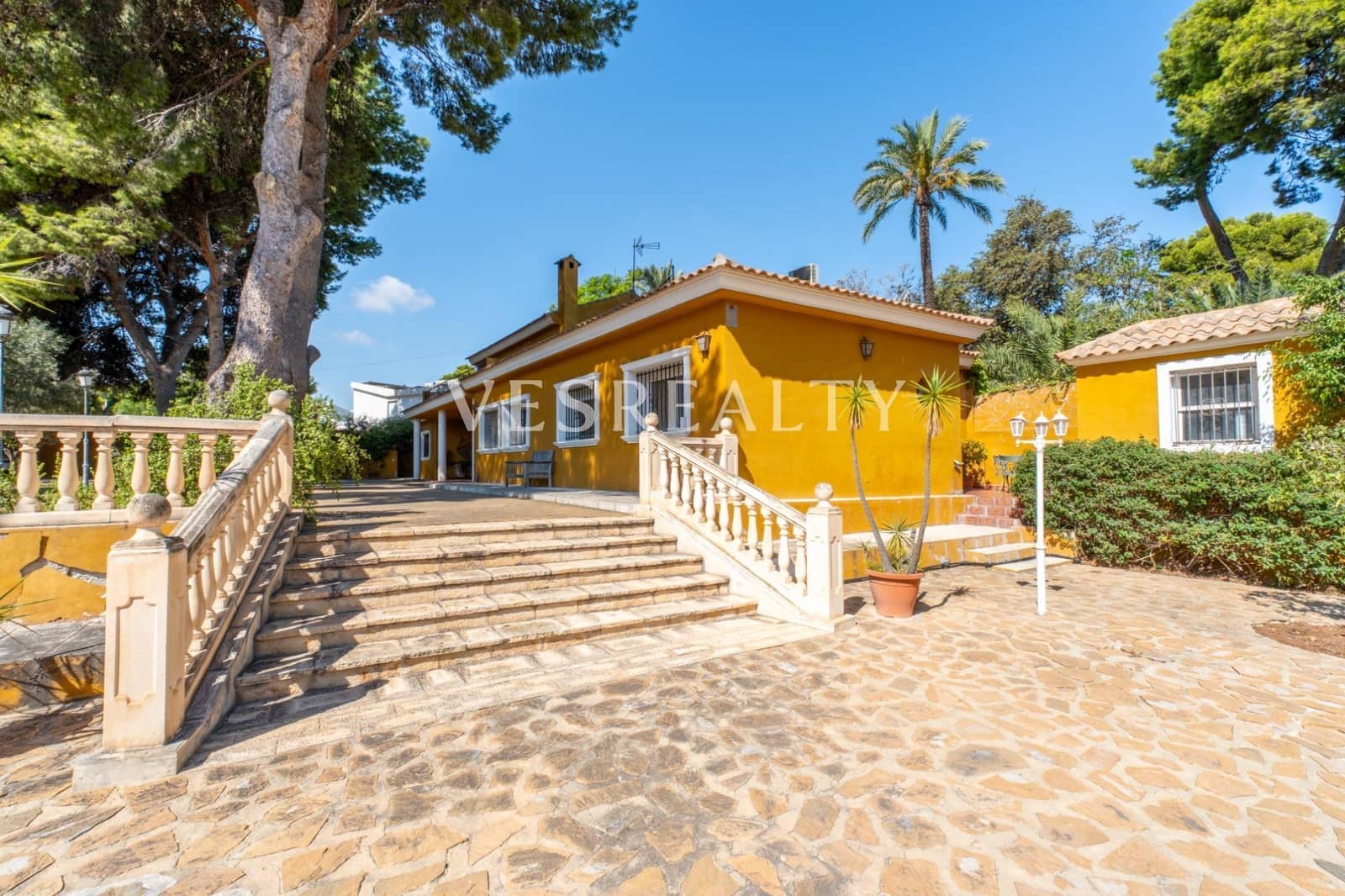 5 soveværelse Villa til salg i Alicante by - € 2.200.000 (Ref: 9255191)
