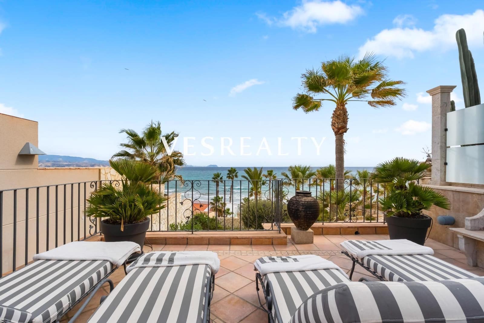 6 makuuhuone Paritalo myytävänä paikassa Playa de San Juan mukana uima-altaan - 2 650 000 € (Ref: 9308697)