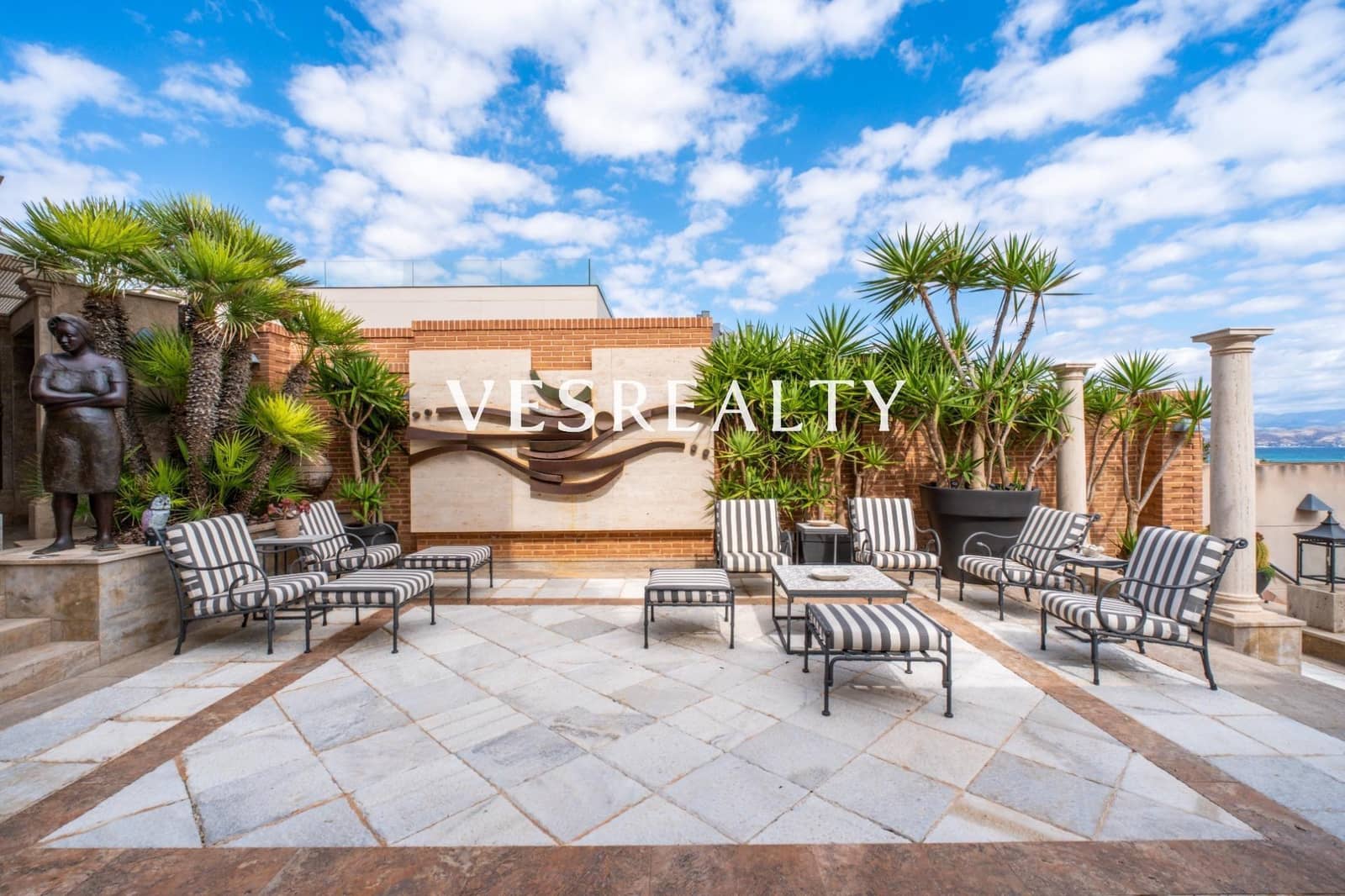 6 makuuhuone Paritalo myytävänä paikassa Playa de San Juan mukana uima-altaan - 2 650 000 € (Ref: 9308697)