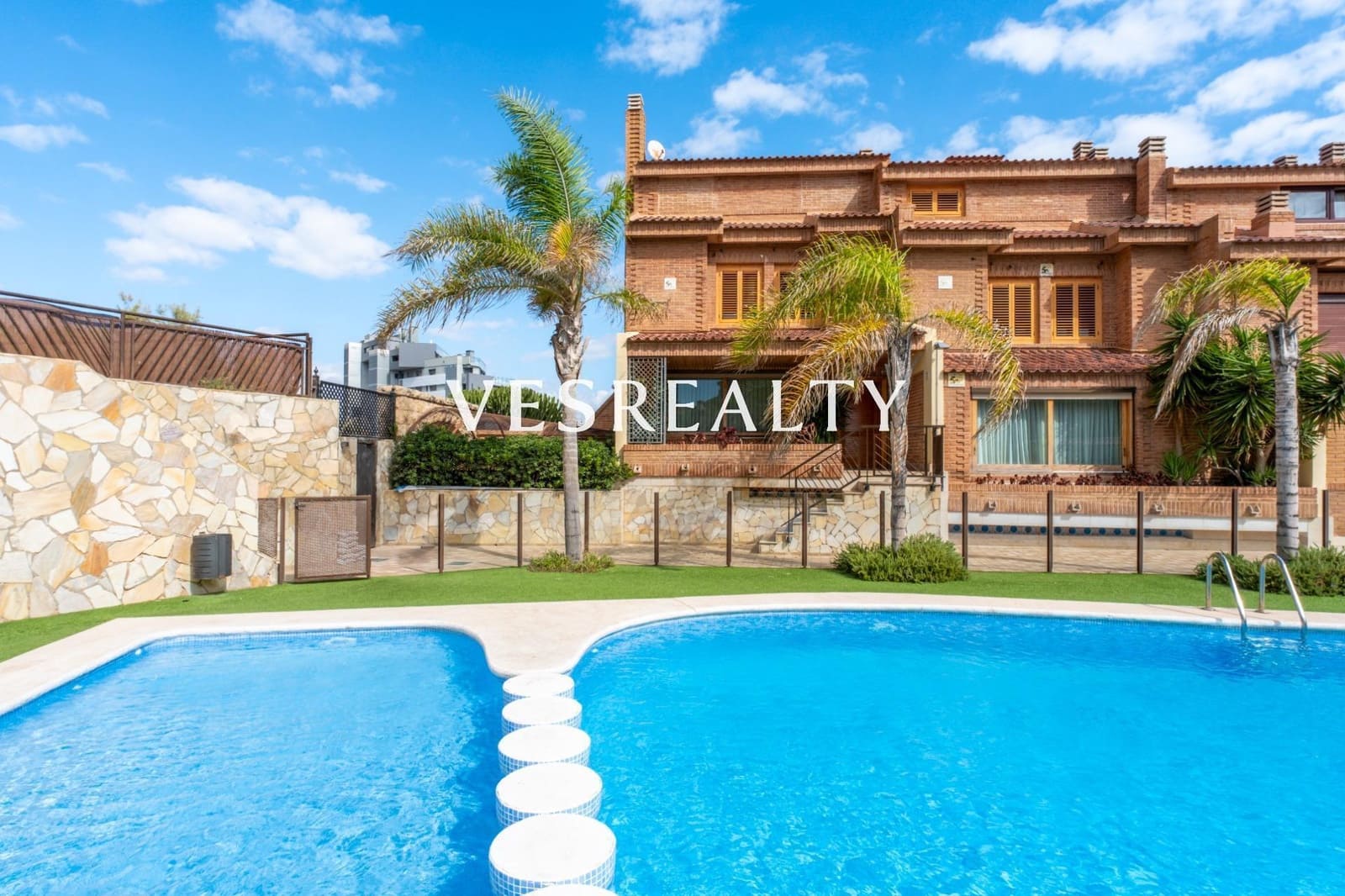 6 makuuhuone Paritalo myytävänä paikassa Playa de San Juan mukana uima-altaan - 2 650 000 € (Ref: 9308697)