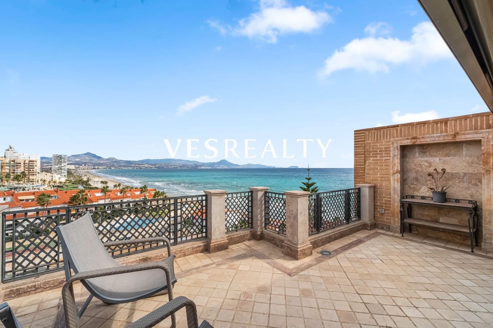 6 makuuhuone Paritalo myytävänä paikassa Playa de San Juan mukana uima-altaan - 2 650 000 € (Ref: 9308697)