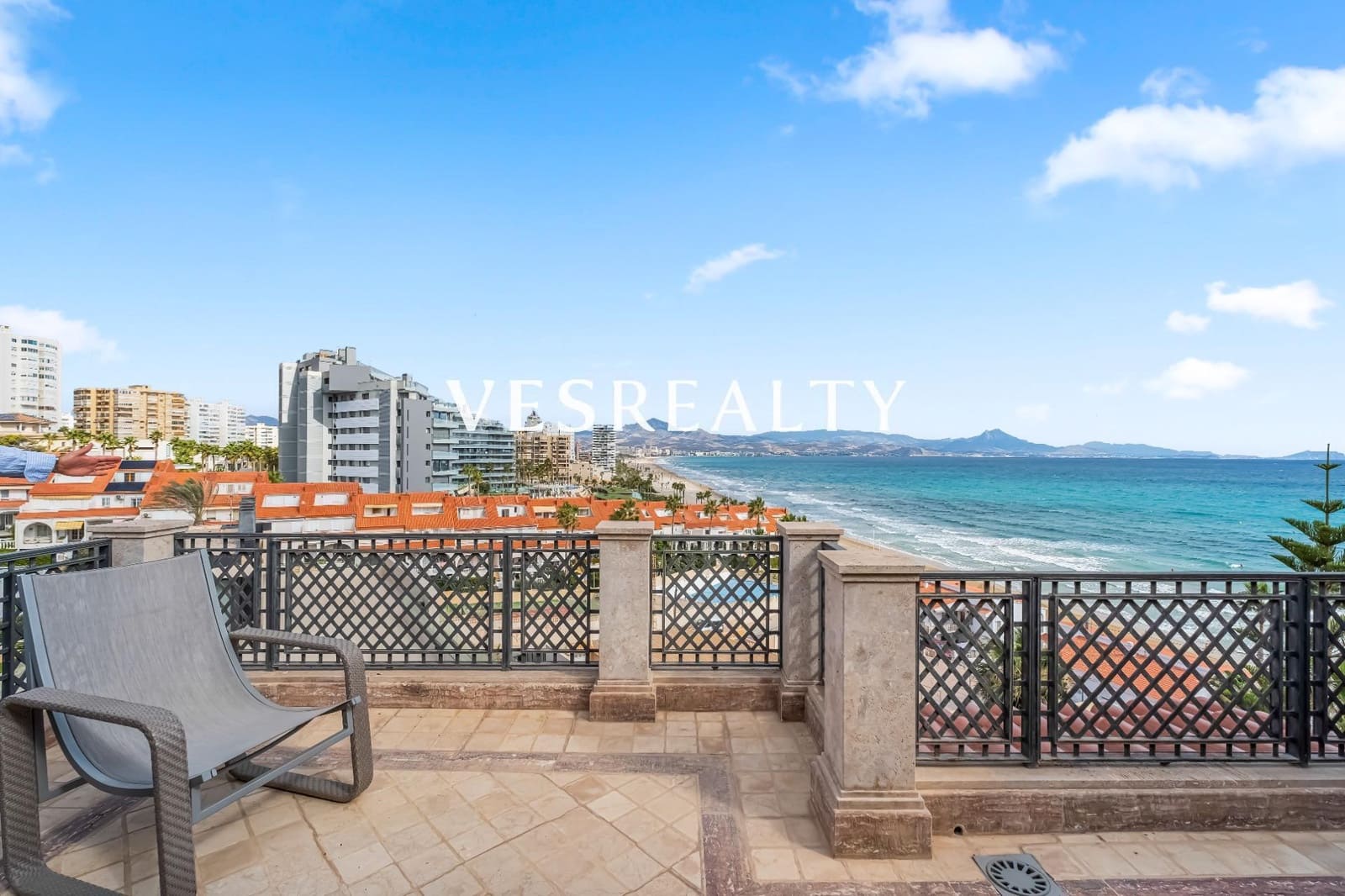 6 makuuhuone Paritalo myytävänä paikassa Playa de San Juan mukana uima-altaan - 2 650 000 € (Ref: 9308697)