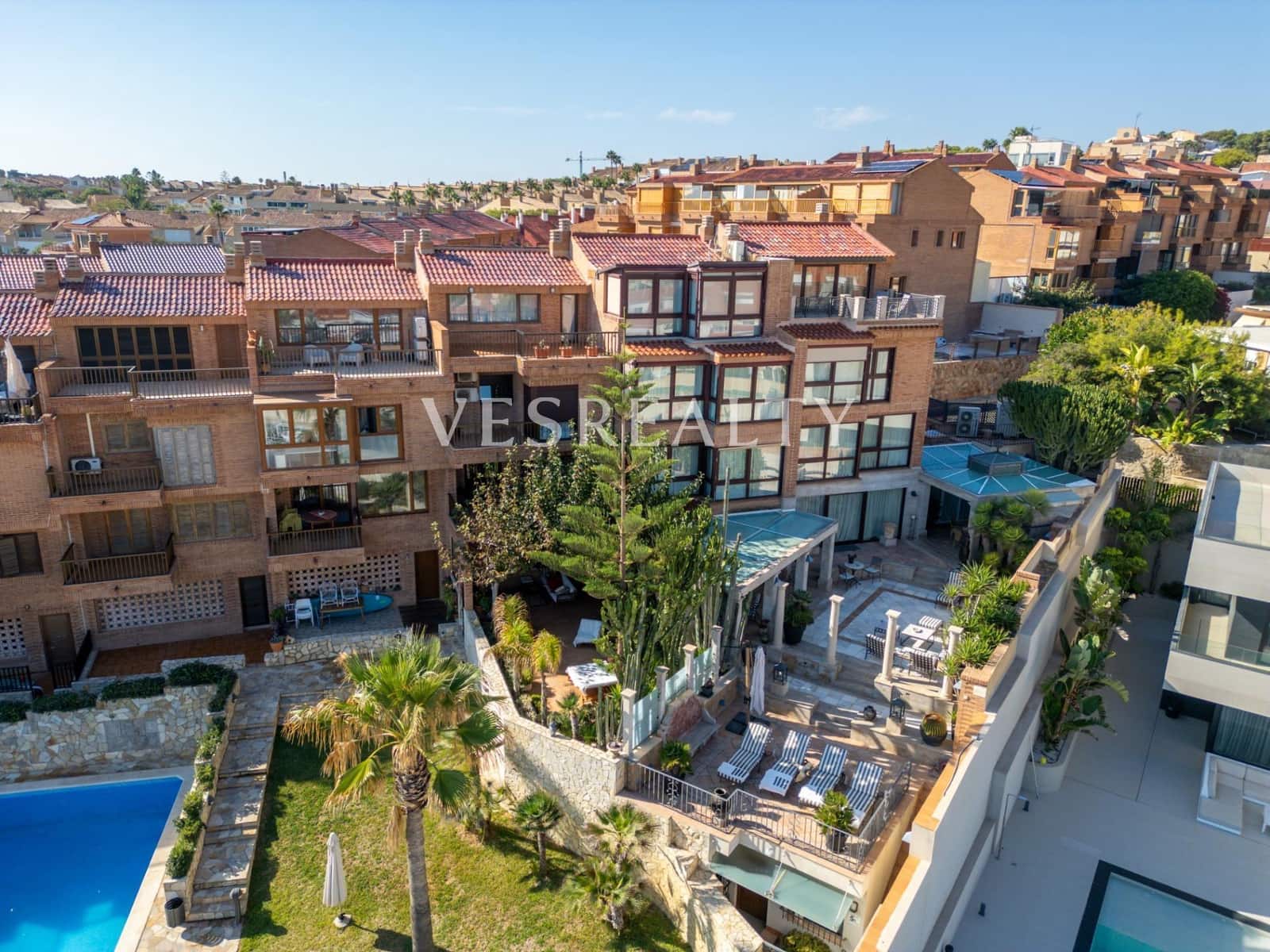 6 makuuhuone Paritalo myytävänä paikassa Playa de San Juan mukana uima-altaan - 2 650 000 € (Ref: 9308697)