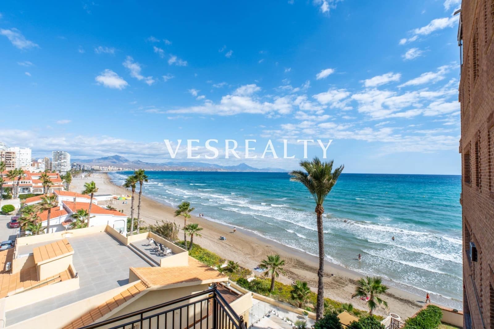 6 makuuhuone Paritalo myytävänä paikassa Playa de San Juan mukana uima-altaan - 2 650 000 € (Ref: 9308697)