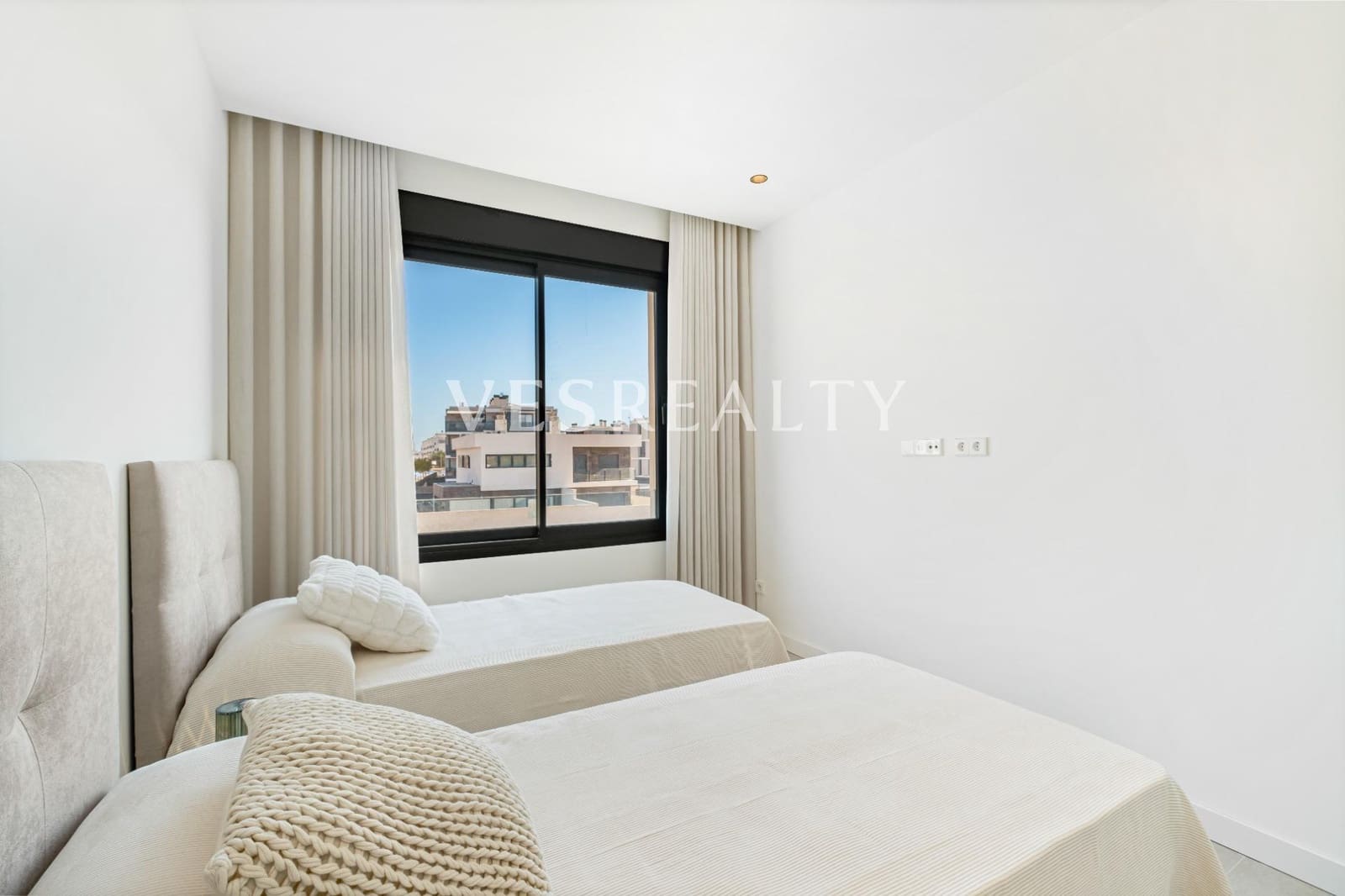 3 makuuhuone Paritalo myytävänä paikassa San Juan de Alicante / Sant Joan d'Alacant mukana uima-altaan - 729 000 € (Ref: 9335255)