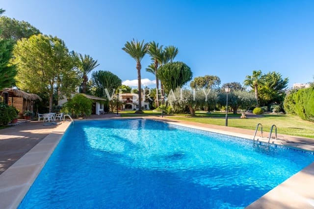10 bedroom Villa for sale in Playa de Muchavista, El Campello with pool garage - € 1,900,000 (Ref: 9375250)