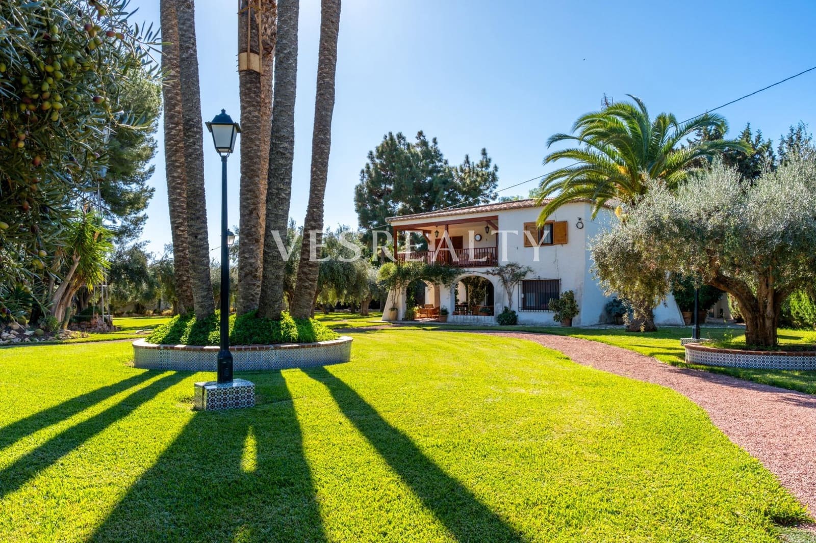 10 makuuhuone Huvila myytävänä paikassa Playa de Muchavista mukana uima-altaan 
autotalli - 1 900 000 € (Ref: 9375250)