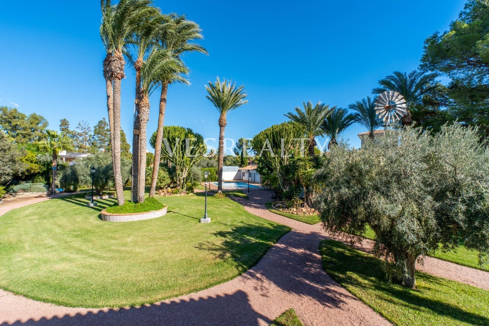 10 makuuhuone Huvila myytävänä paikassa Playa de Muchavista mukana uima-altaan 
autotalli - 1 900 000 € (Ref: 9375250)