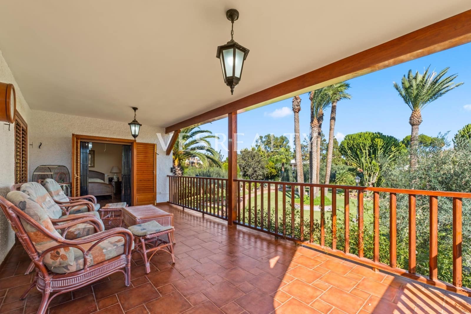 10 makuuhuone Huvila myytävänä paikassa Playa de Muchavista mukana uima-altaan 
autotalli - 1 900 000 € (Ref: 9375250)