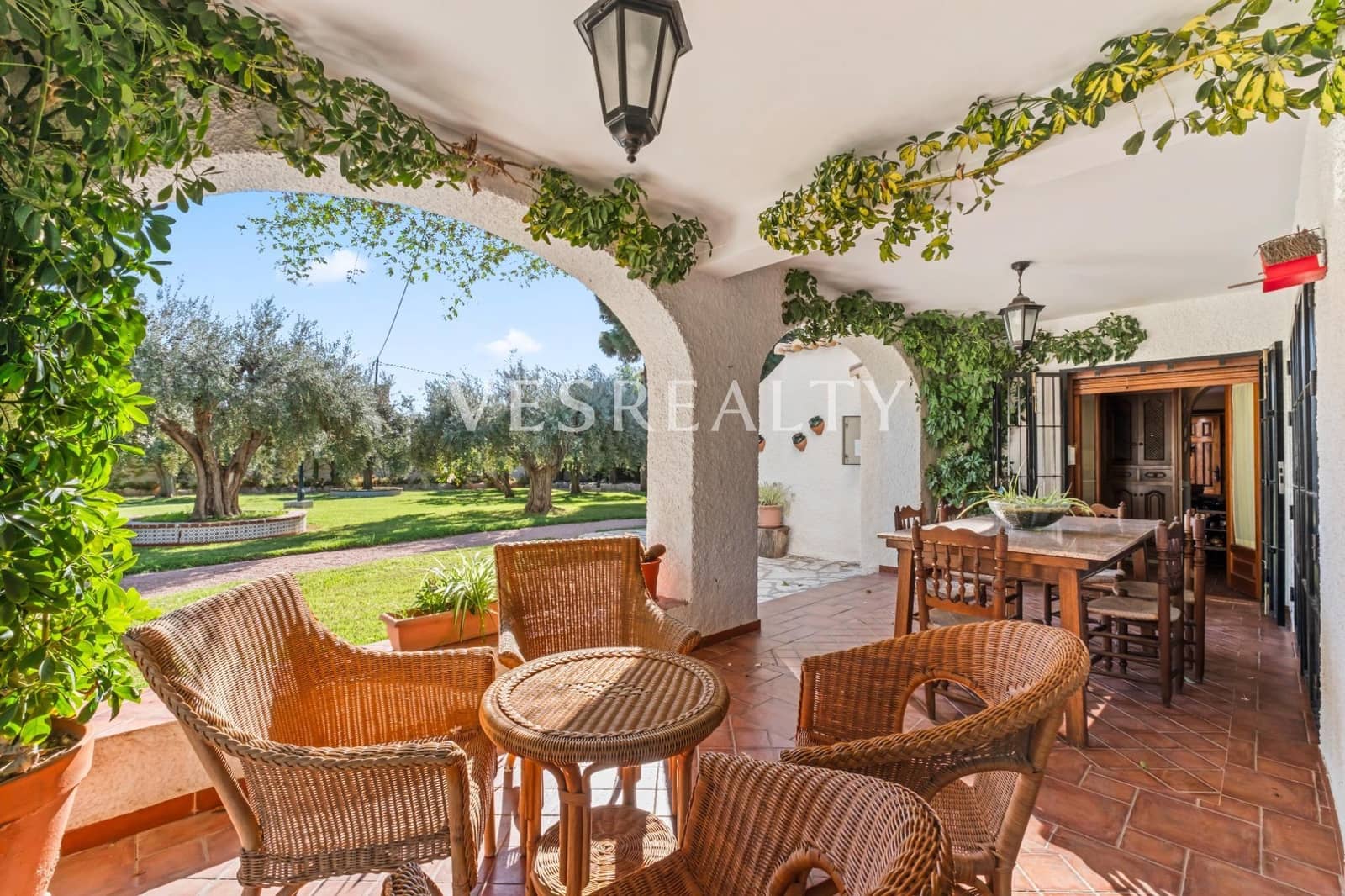 10 makuuhuone Huvila myytävänä paikassa Playa de Muchavista mukana uima-altaan 
autotalli - 1 900 000 € (Ref: 9375250)