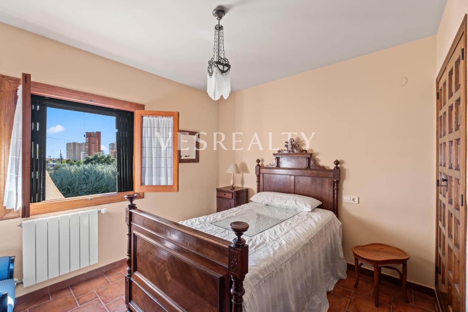 10 makuuhuone Huvila myytävänä paikassa Playa de Muchavista mukana uima-altaan 
autotalli - 1 900 000 € (Ref: 9375250)