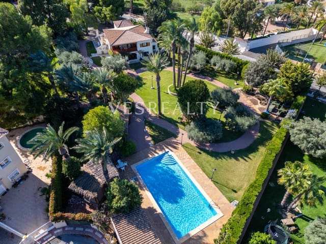 10 bedroom Villa for sale in Playa de Muchavista, El Campello with pool garage - € 1,900,000 (Ref: 9375250)