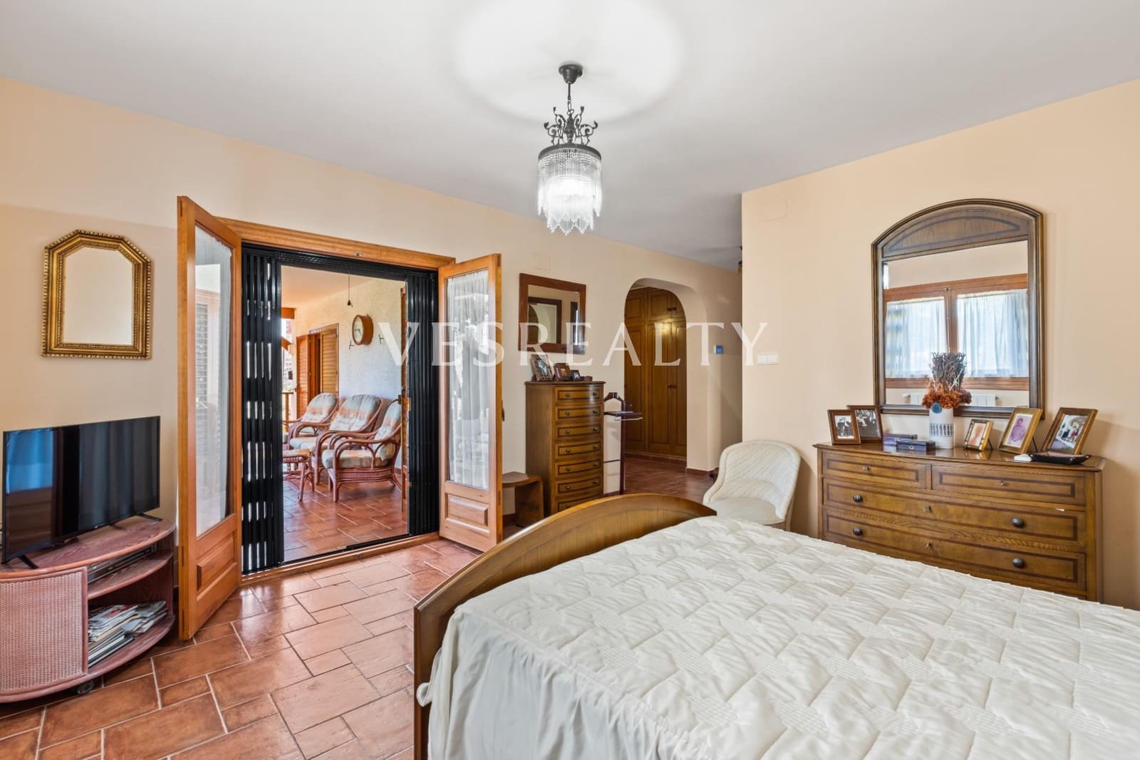 10 makuuhuone Huvila myytävänä paikassa Playa de Muchavista mukana uima-altaan 
autotalli - 1 900 000 € (Ref: 9375250)