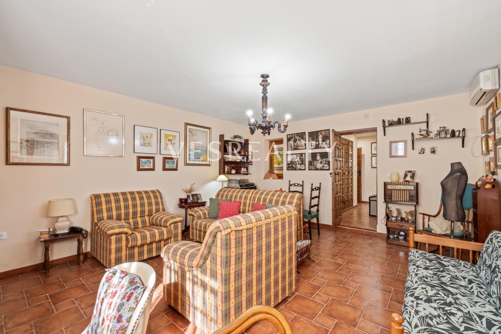 10 makuuhuone Huvila myytävänä paikassa Playa de Muchavista mukana uima-altaan 
autotalli - 1 900 000 € (Ref: 9375250)