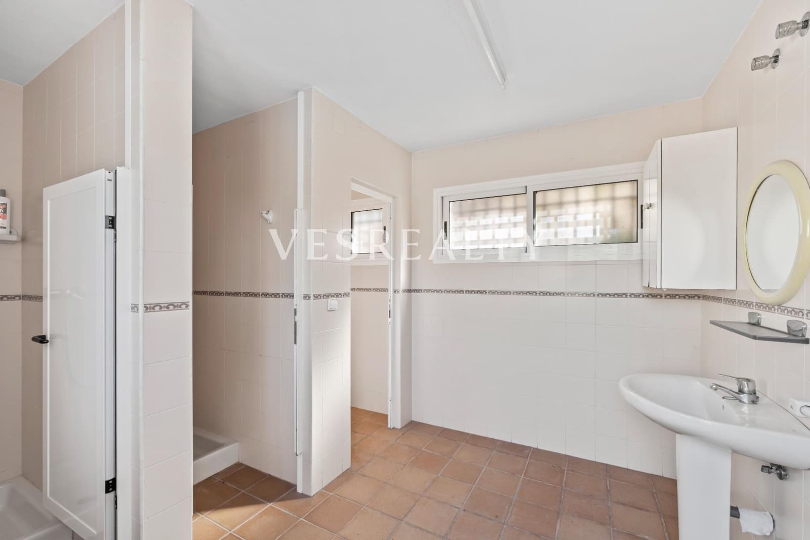 10 makuuhuone Huvila myytävänä paikassa Playa de Muchavista mukana uima-altaan 
autotalli - 1 900 000 € (Ref: 9375250)