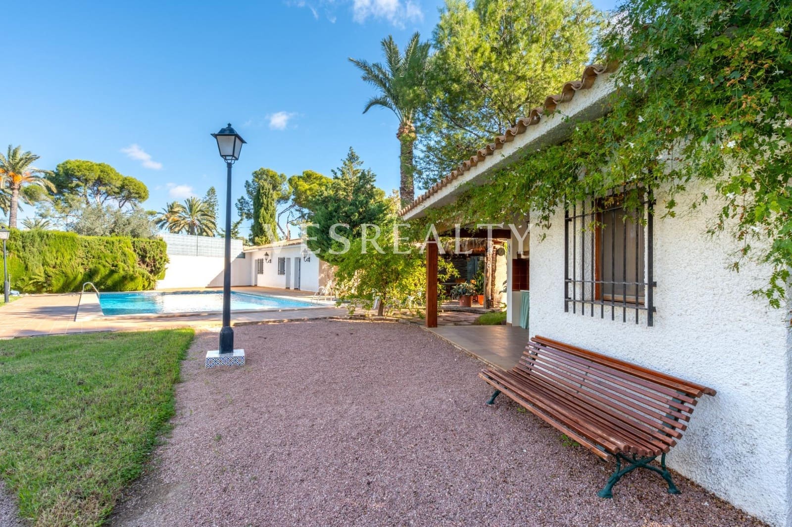 10 makuuhuone Huvila myytävänä paikassa Playa de Muchavista mukana uima-altaan 
autotalli - 1 900 000 € (Ref: 9375250)