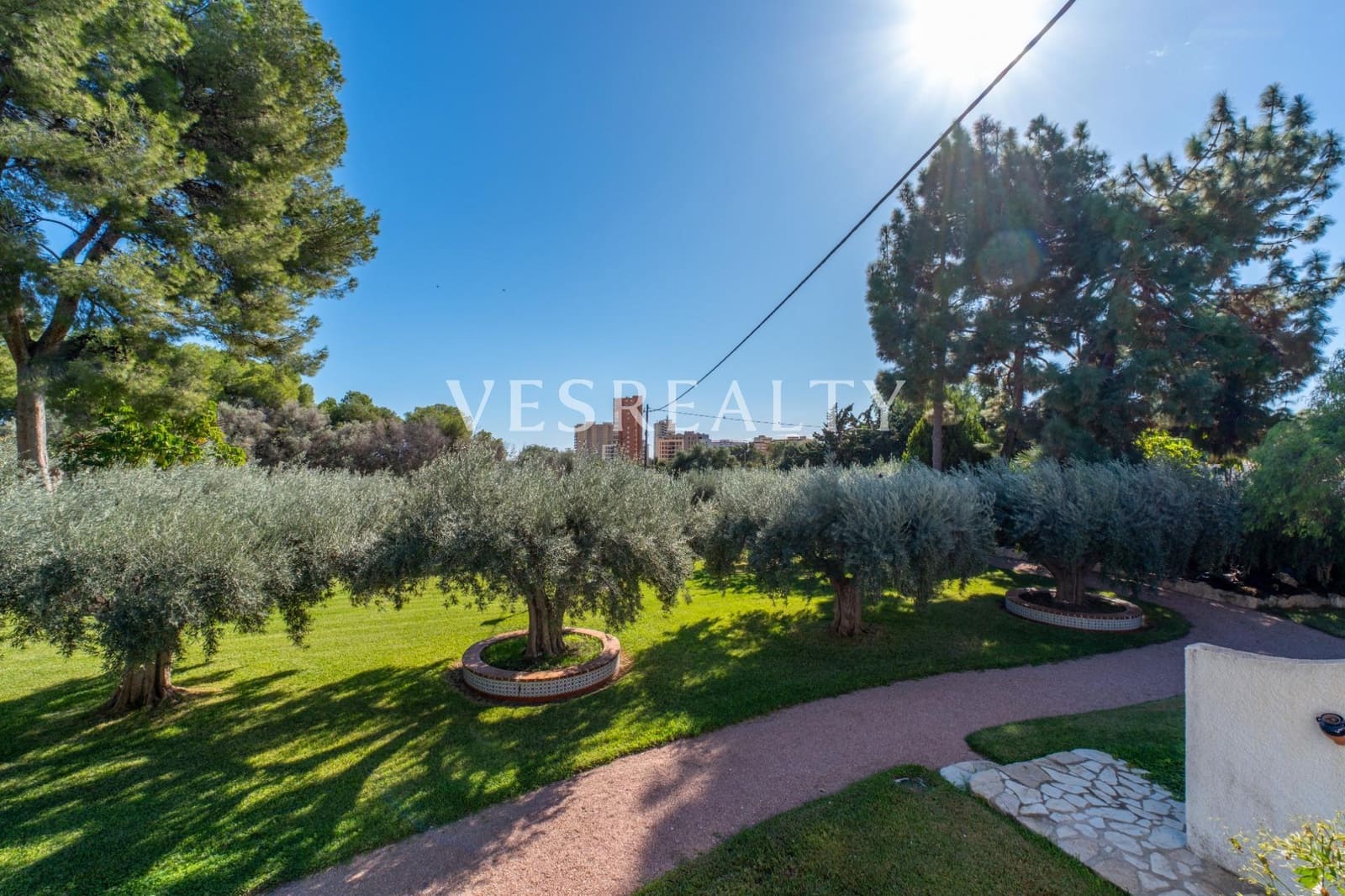 10 makuuhuone Huvila myytävänä paikassa Playa de Muchavista mukana uima-altaan 
autotalli - 1 900 000 € (Ref: 9375250)