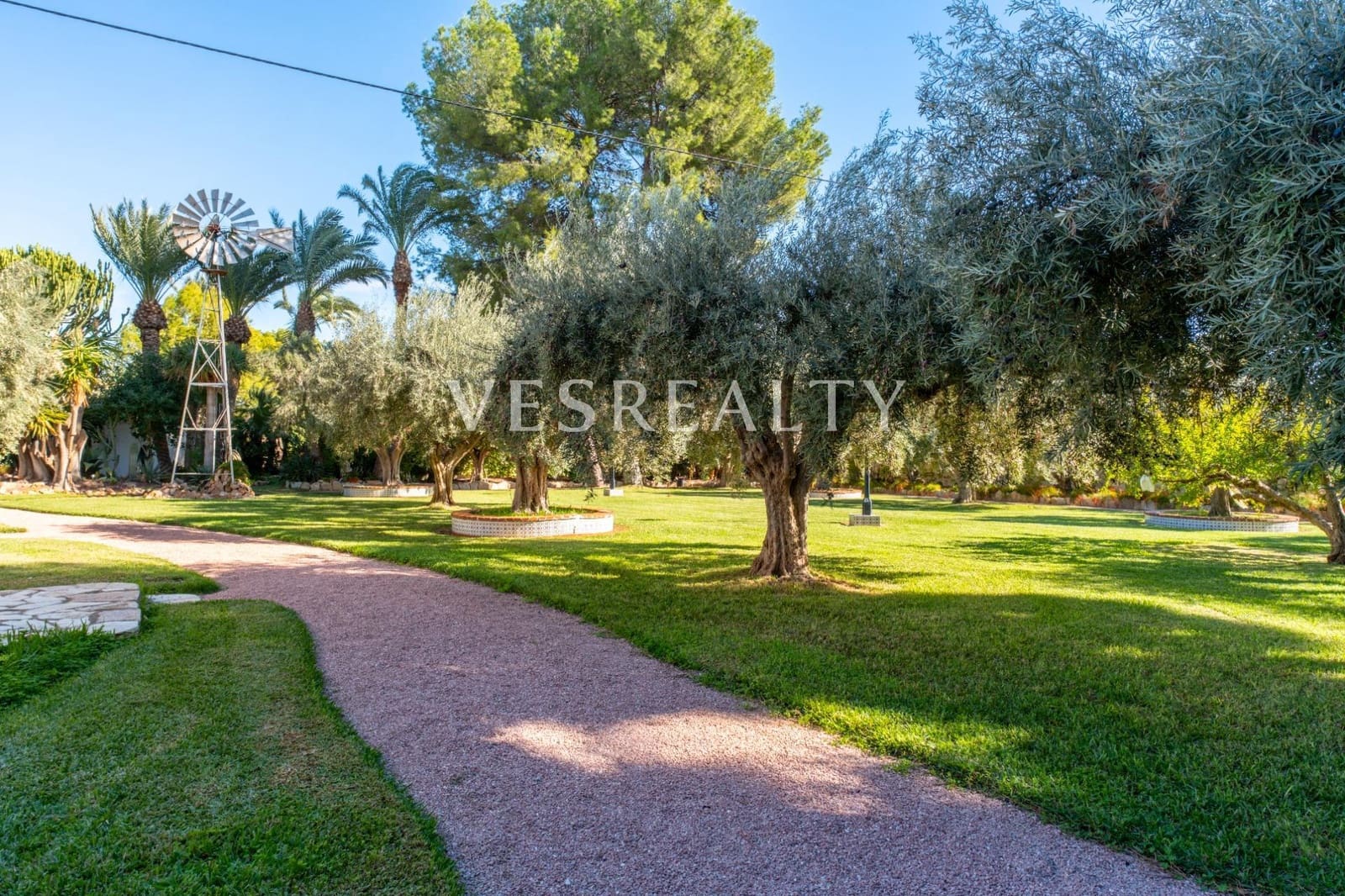 10 makuuhuone Huvila myytävänä paikassa Playa de Muchavista mukana uima-altaan 
autotalli - 1 900 000 € (Ref: 9375250)