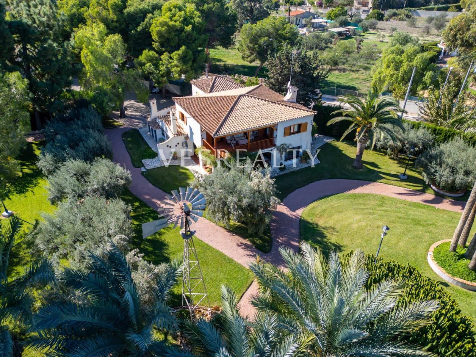 10 makuuhuone Huvila myytävänä paikassa Playa de Muchavista mukana uima-altaan 
autotalli - 1 900 000 € (Ref: 9375250)