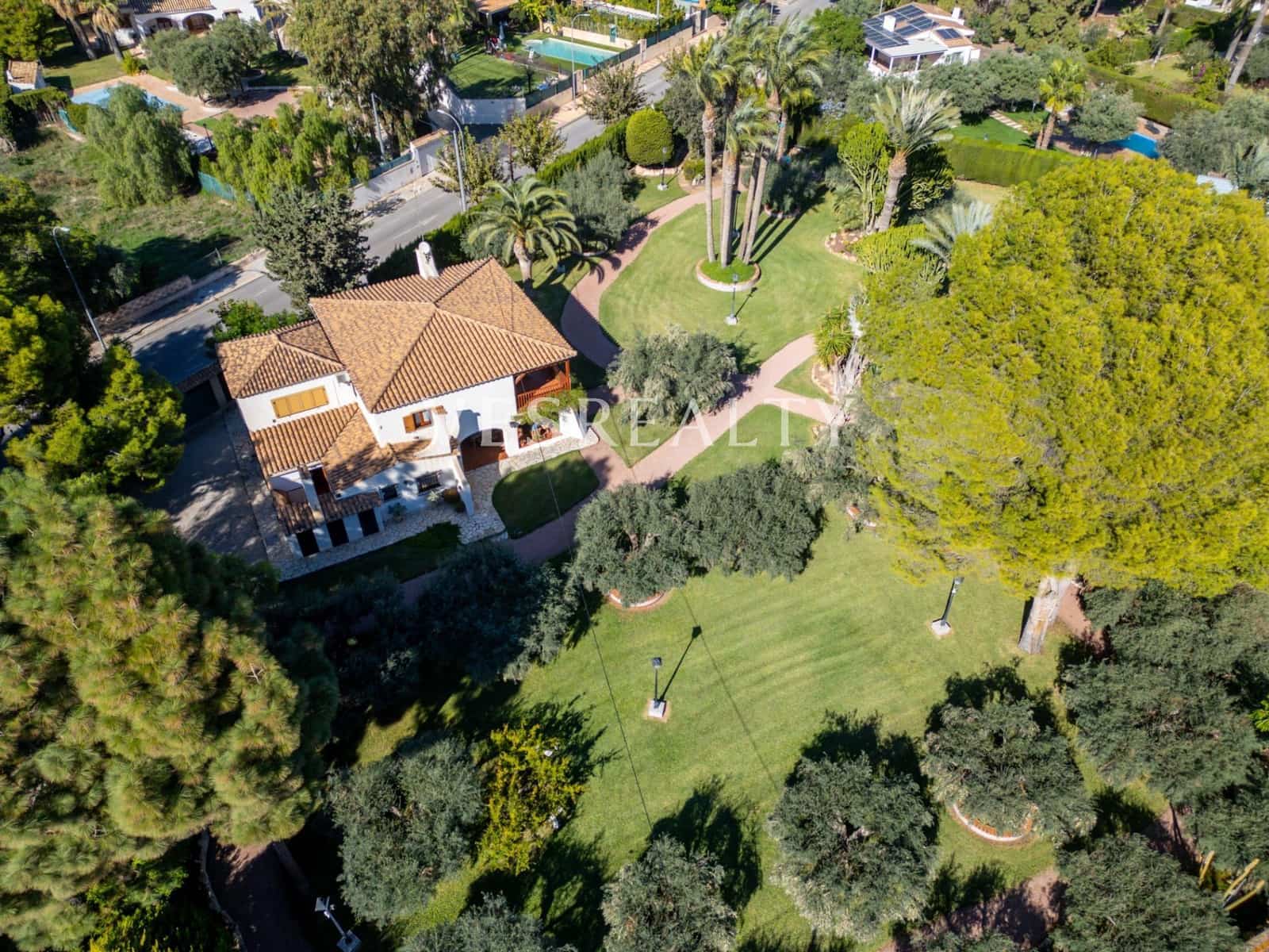 10 makuuhuone Huvila myytävänä paikassa Playa de Muchavista mukana uima-altaan 
autotalli - 1 900 000 € (Ref: 9375250)